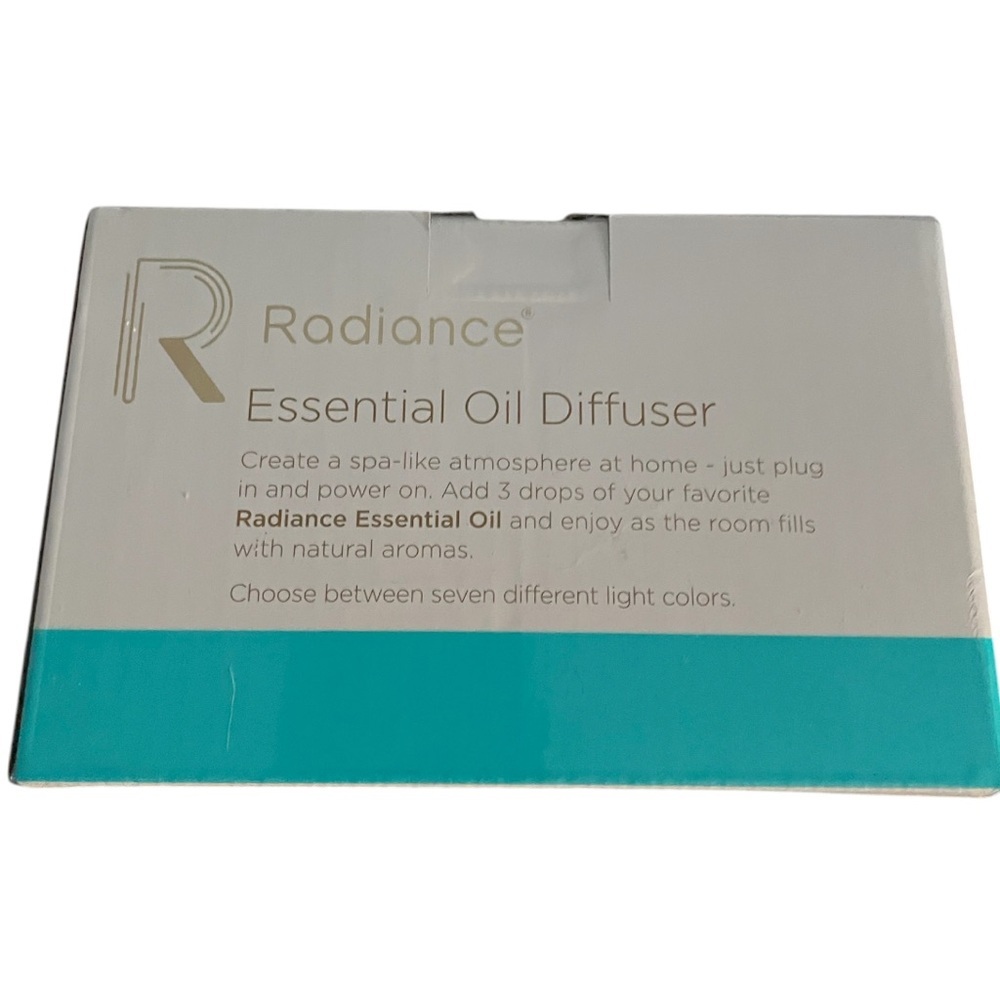 Radiance Essential Oil Diffuser with 4 Essential Oils - Picture 2 of 3